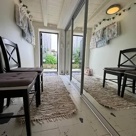 Cosy By The Sea And Beach Apartament