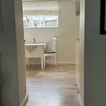 Apartment Cosy By The Sea And Beach