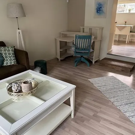 Cosy By The Sea And Beach Apartment *