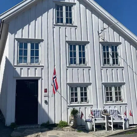 Cosy By The Sea And Beach Arendal