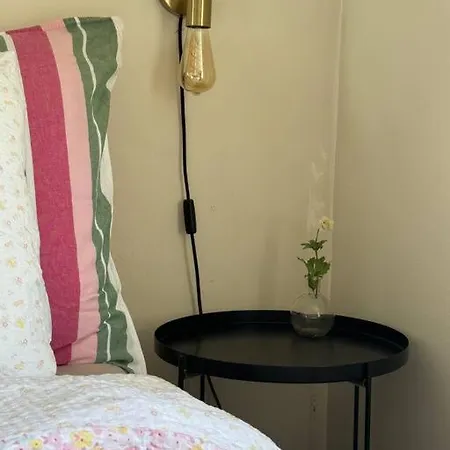 Cosy By The Sea And Beach Apartment